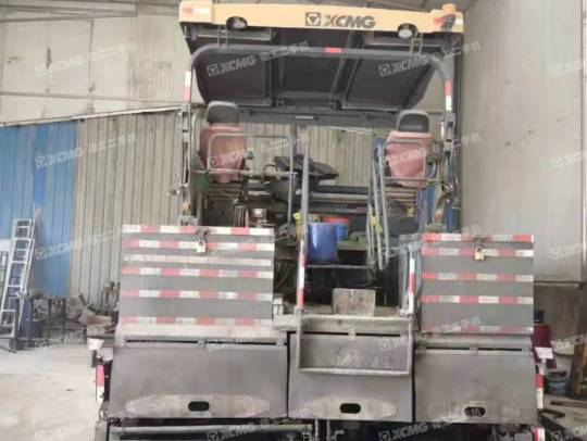 徐工RP903摊铺机