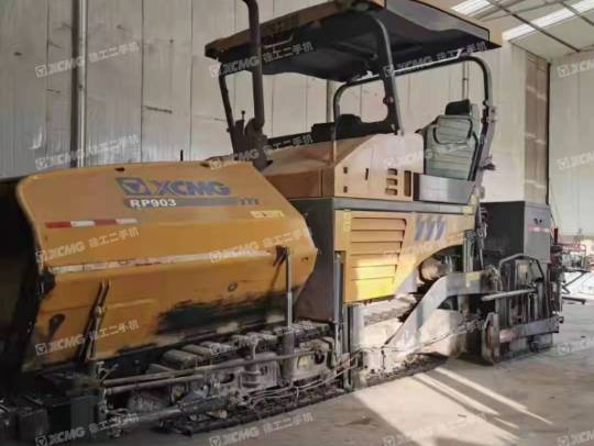 徐工RP903摊铺机