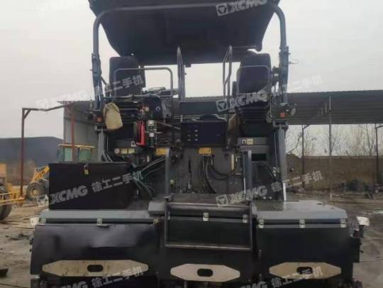 徐工RP903摊铺机