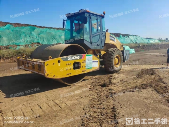 徐工XS223J单钢轮压路机