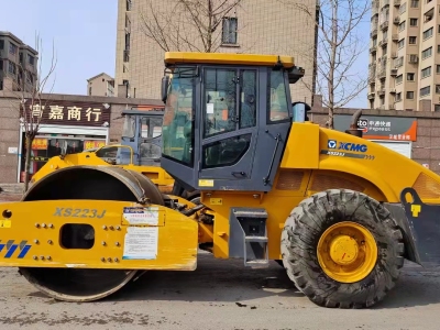 徐工XS223J单钢轮压路机