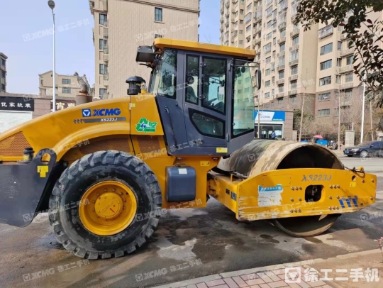 徐工XS223J单钢轮压路机
