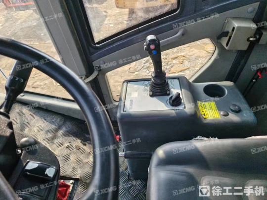 徐工XS223J单钢轮压路机