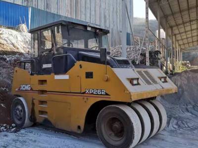 徐工XP262轮胎压路机(26吨胶轮)