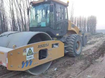 徐工XS223J单钢轮压路机