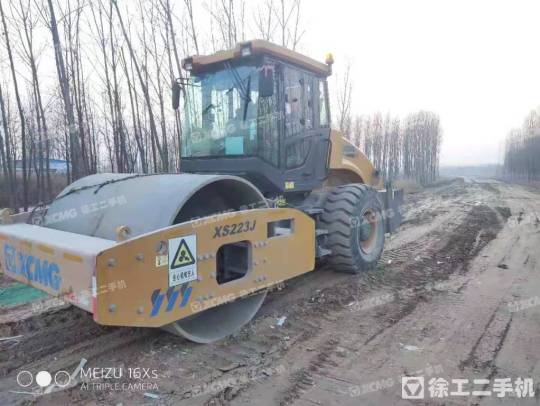 徐工XS223J单钢轮压路机
