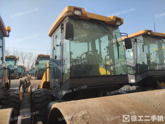 徐工XS223J单钢轮压路机