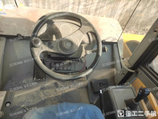 徐工XS223J单钢轮压路机