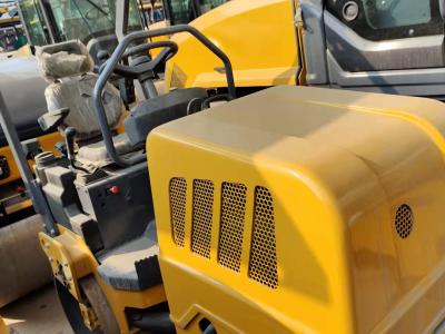 徐工XMR153S双钢轮压路机