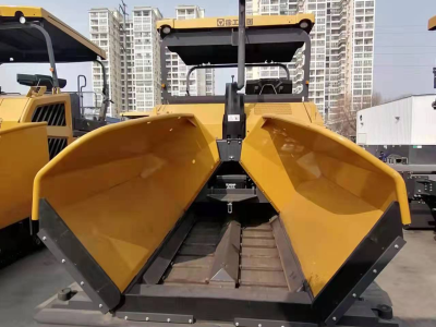 徐工RP903摊铺机