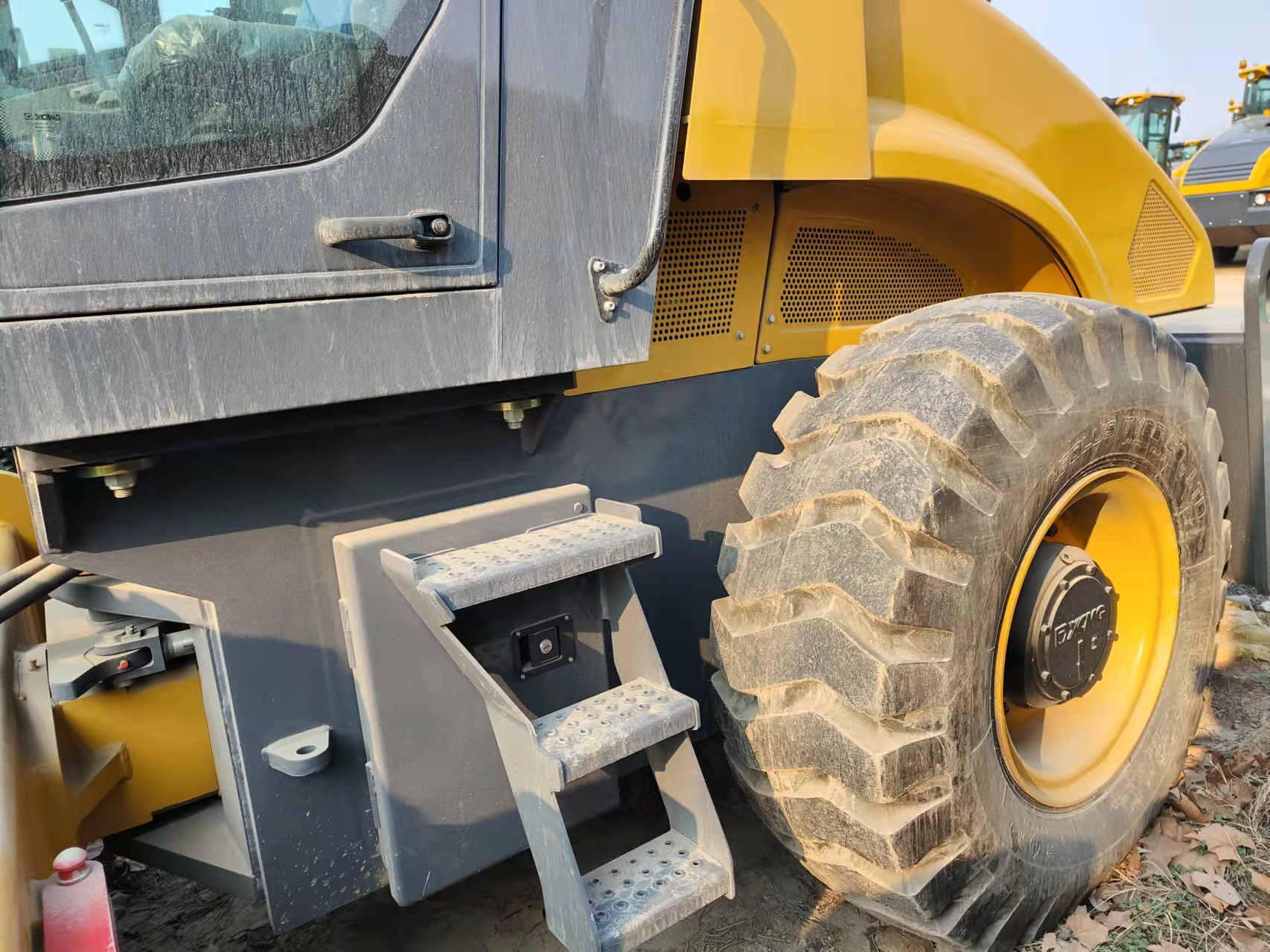 徐工XS223JE单钢轮压路机