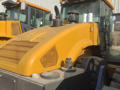 徐工XS223J单钢轮压路机