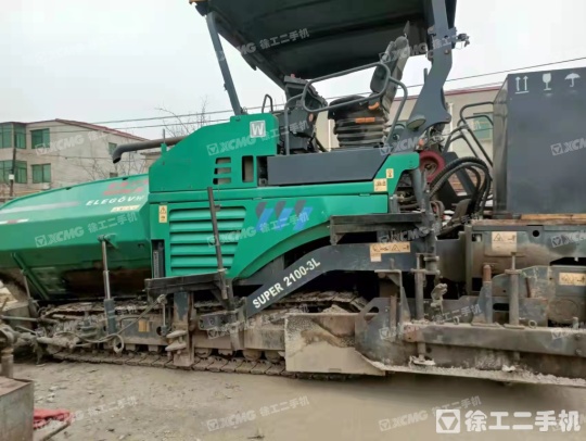 徐工RP903摊铺机