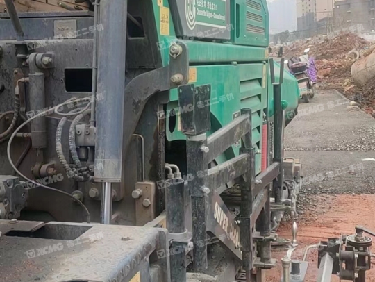 徐工RP903摊铺机