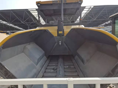 徐工RP1253摊铺机