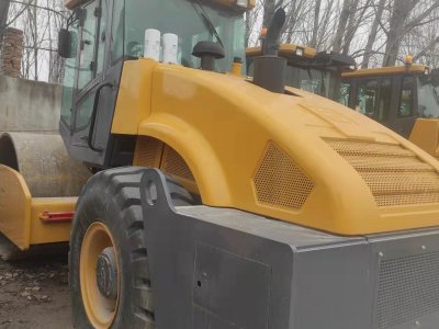 徐工XS223J单钢轮压路机