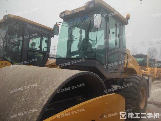 徐工XS223J单钢轮压路机