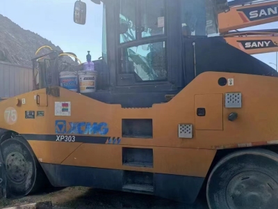 徐工XP303轮胎压路机(30吨胶轮)