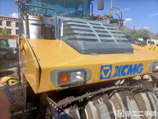 徐工XP303轮胎压路机(30吨胶轮)