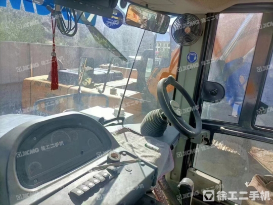 徐工XP303轮胎压路机(30吨胶轮)