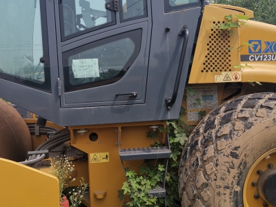 徐工CV123单钢轮压路机