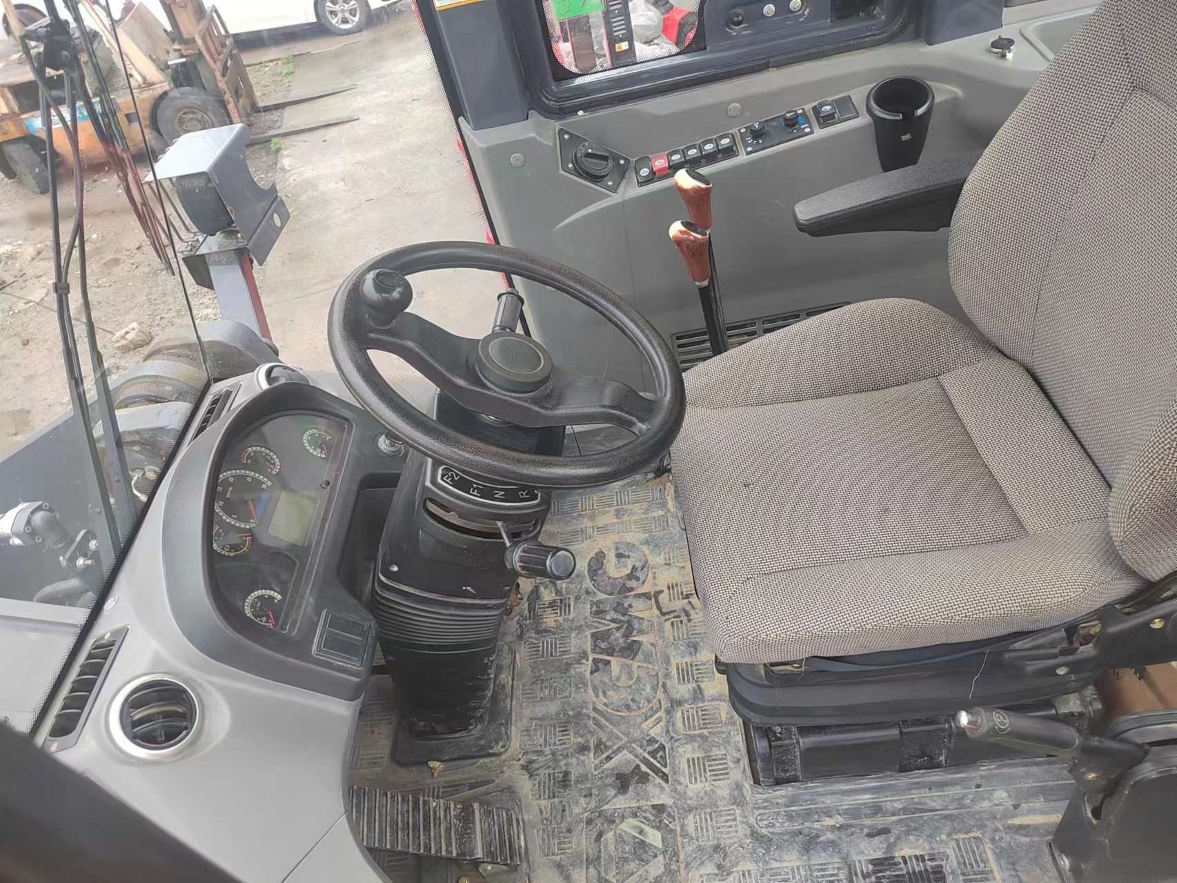 徐工LW500HV轮式装载机