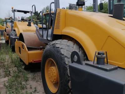 徐工XS113单钢轮压路机