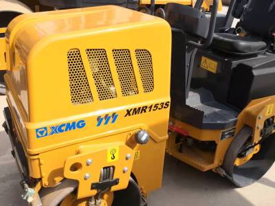 徐工XMR153S双钢轮压路机