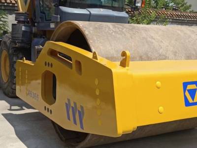 徐工XS365单钢轮压路机