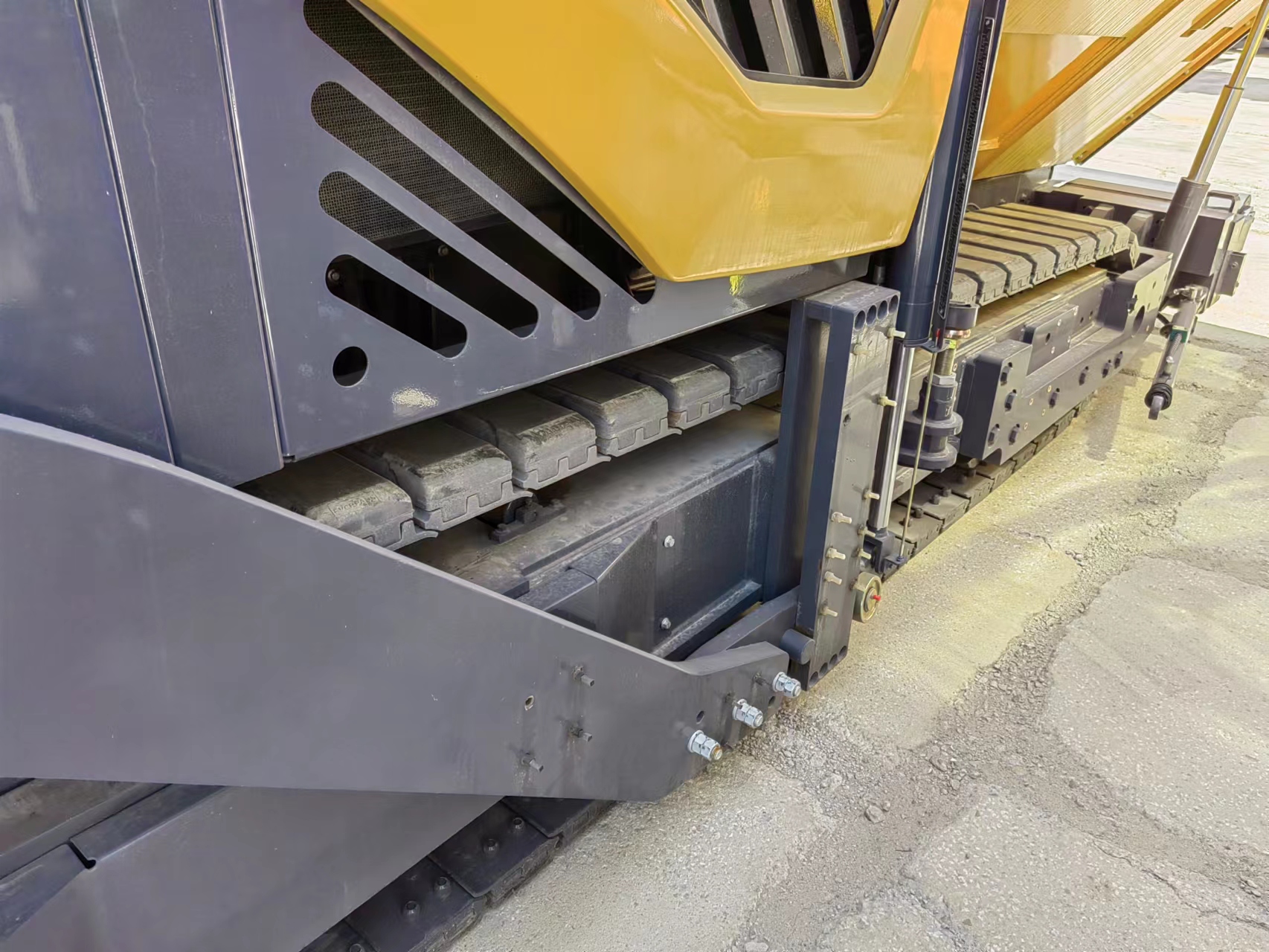 徐工RP1655摊铺机