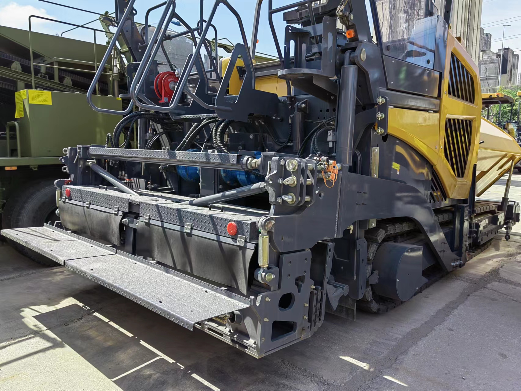 徐工RP1655摊铺机