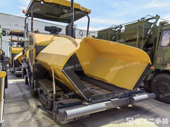 徐工RP1655摊铺机