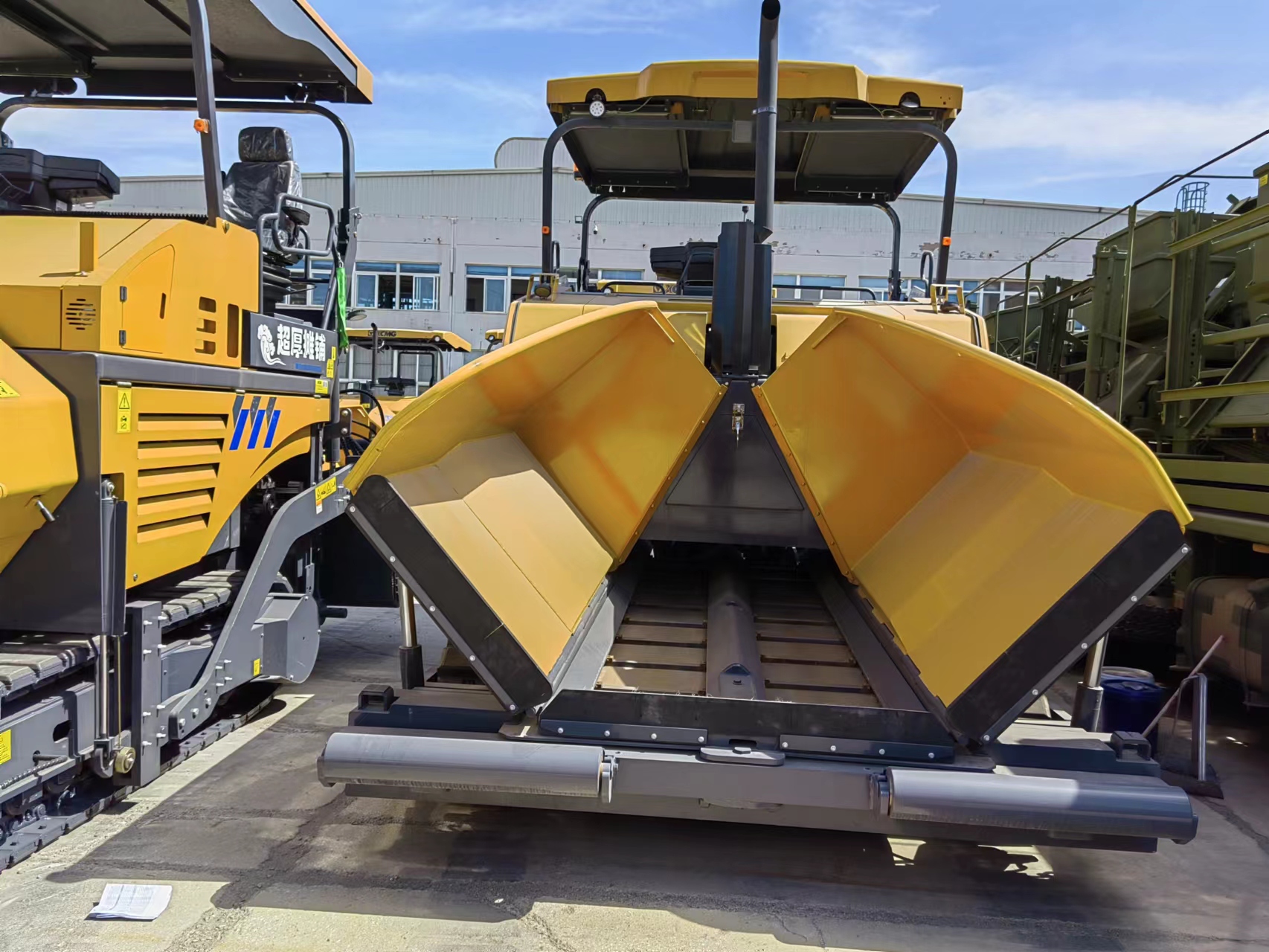 徐工RP1655摊铺机