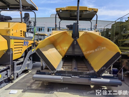 徐工RP1655摊铺机