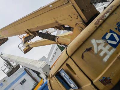 徐工GKS28直臂式高空作业车