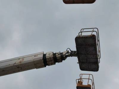 徐工GKS28直臂式高空作业车