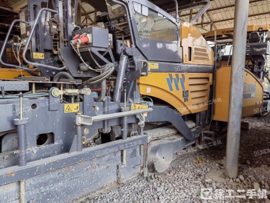 徐工RP603摊铺机