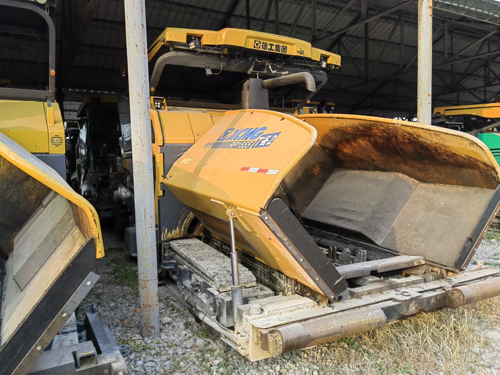 徐工RP1655摊铺机