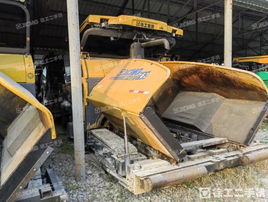 徐工RP1655摊铺机