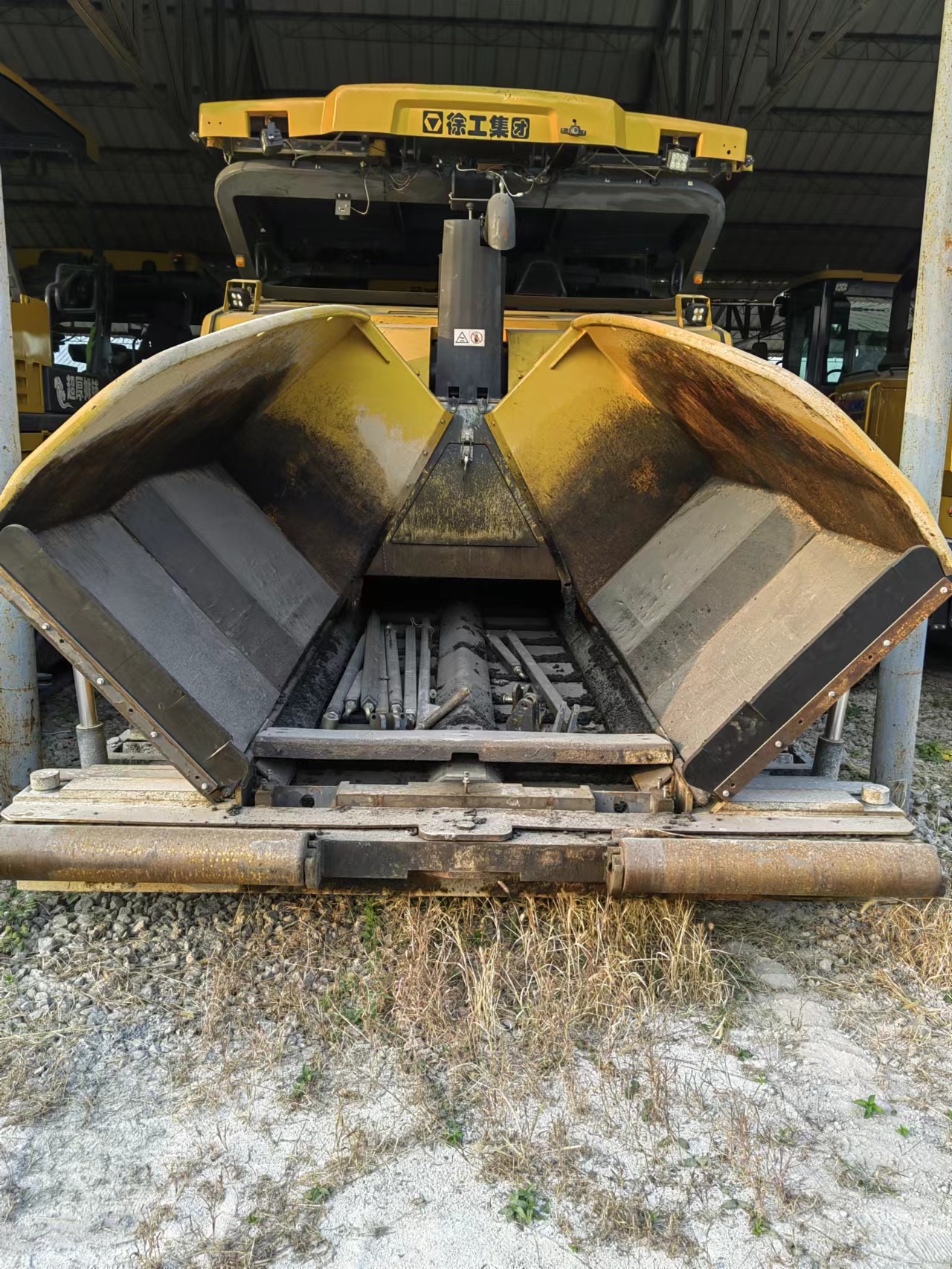 徐工RP1655摊铺机