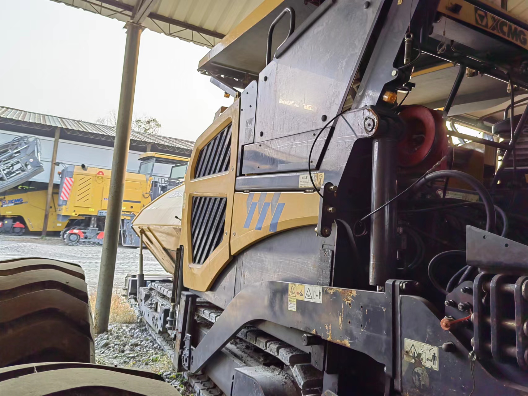 徐工RP1655摊铺机