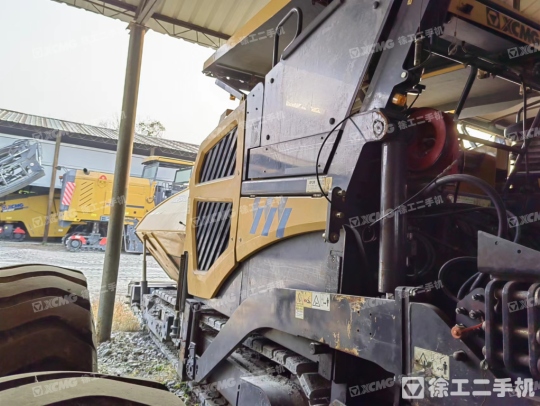 徐工RP1655摊铺机