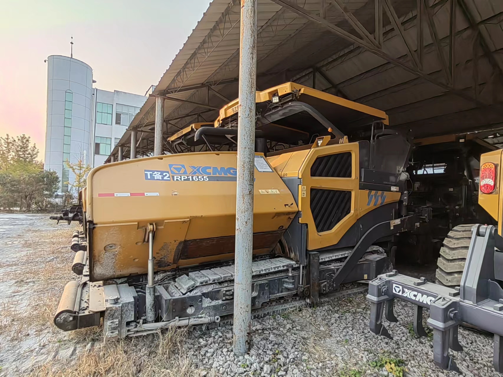 徐工RP1655摊铺机