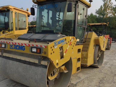 徐工XD133双钢轮压路机