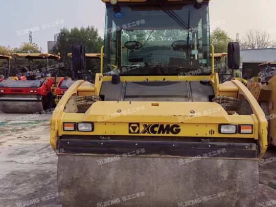 徐工XD133C双钢轮压路机