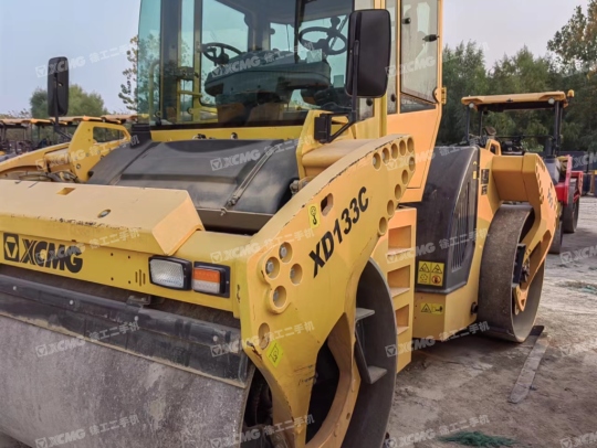 徐工XD133C双钢轮压路机