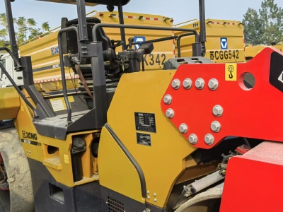 徐工XD133D双钢轮压路机