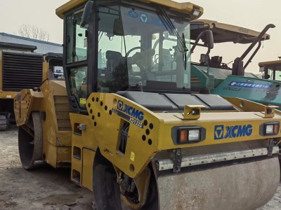 徐工XD133S双钢轮压路机