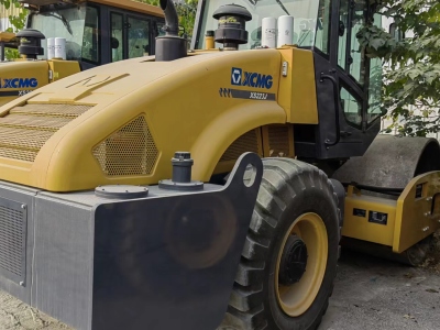 徐工XS223J单钢轮压路机