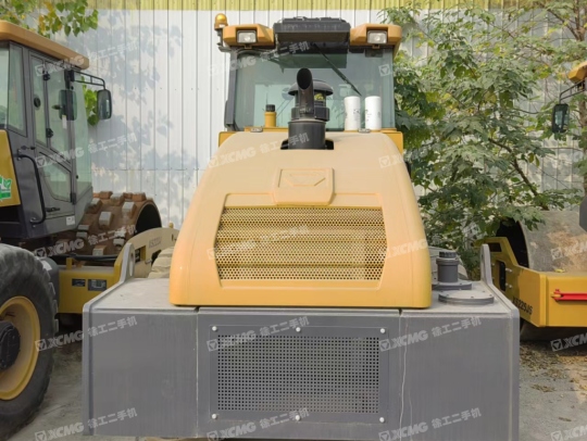 徐工XS223J单钢轮压路机